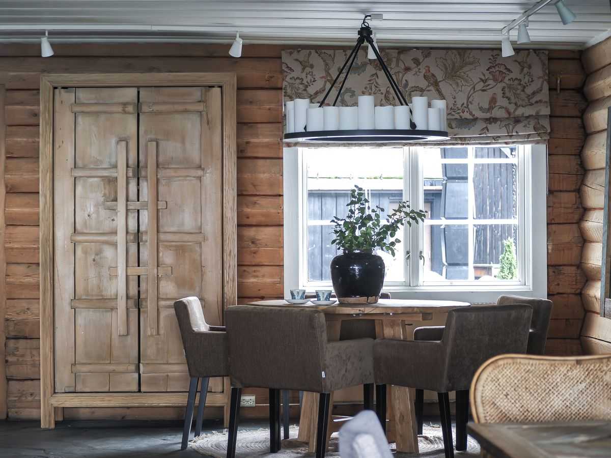 Interior in Peisestua.